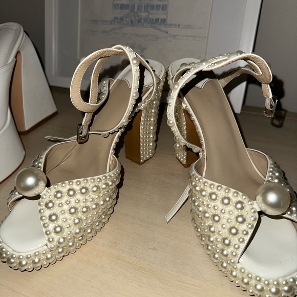 Pearl White Block Heels - Picture 4 of 6